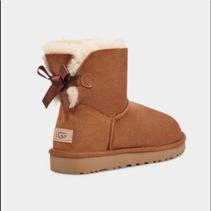 Ugg chestnut Mini Bailey II Bow. Well taken care of. Worn a handful of times.